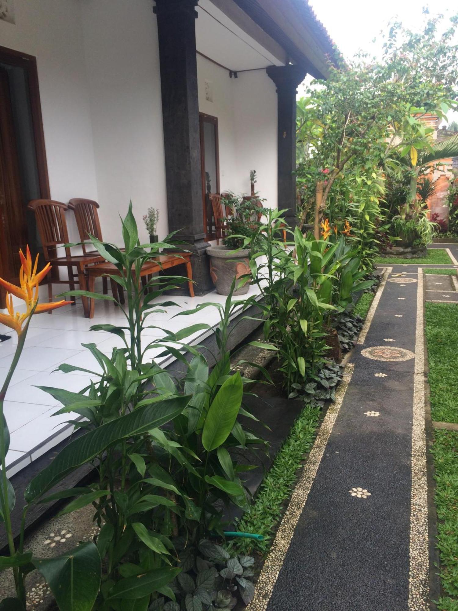 Pondok Ayu Homestay ウブド エクステリア 写真