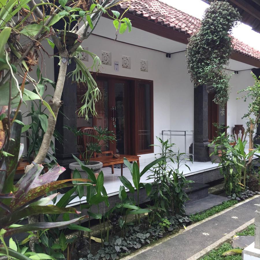 Pondok Ayu Homestay ウブド エクステリア 写真